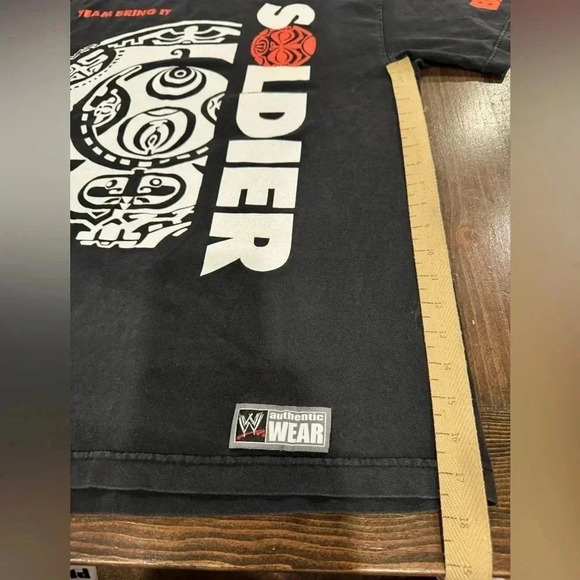 THE ROCK WWE T-Shirt - Picture 4 of 6